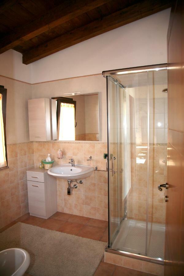 L'Isola Felice Apartment Монсерато Екстериор снимка