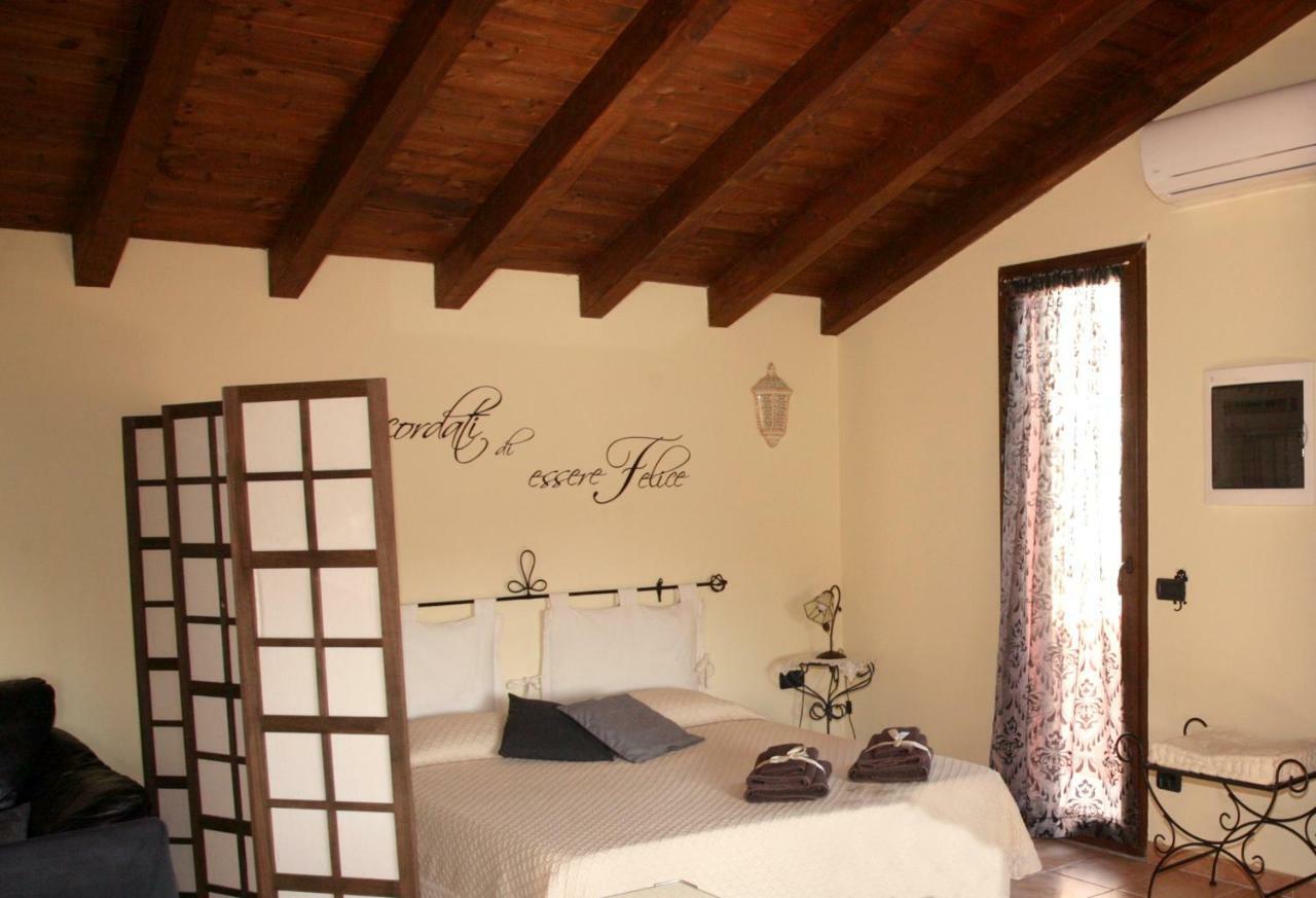 L'Isola Felice Apartment Монсерато Екстериор снимка