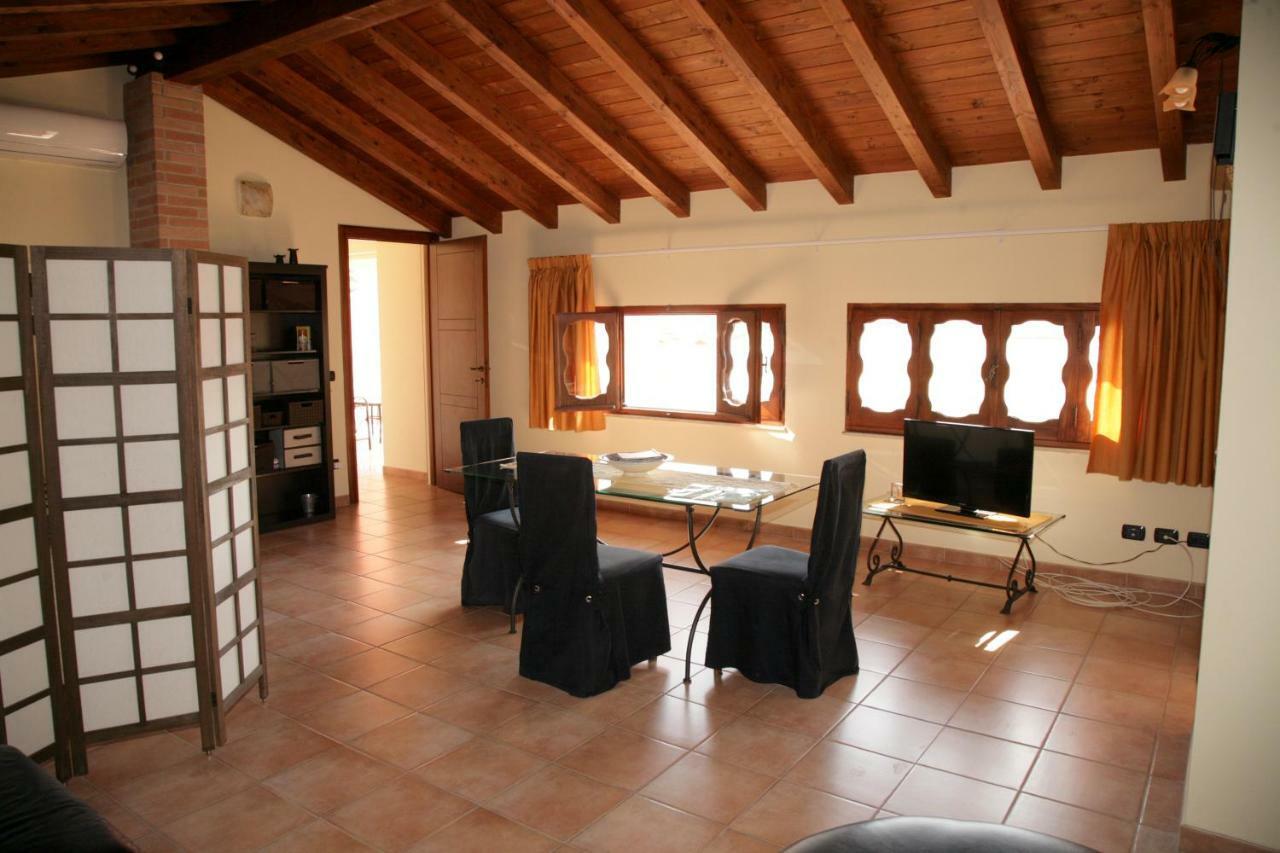 L'Isola Felice Apartment Монсерато Екстериор снимка