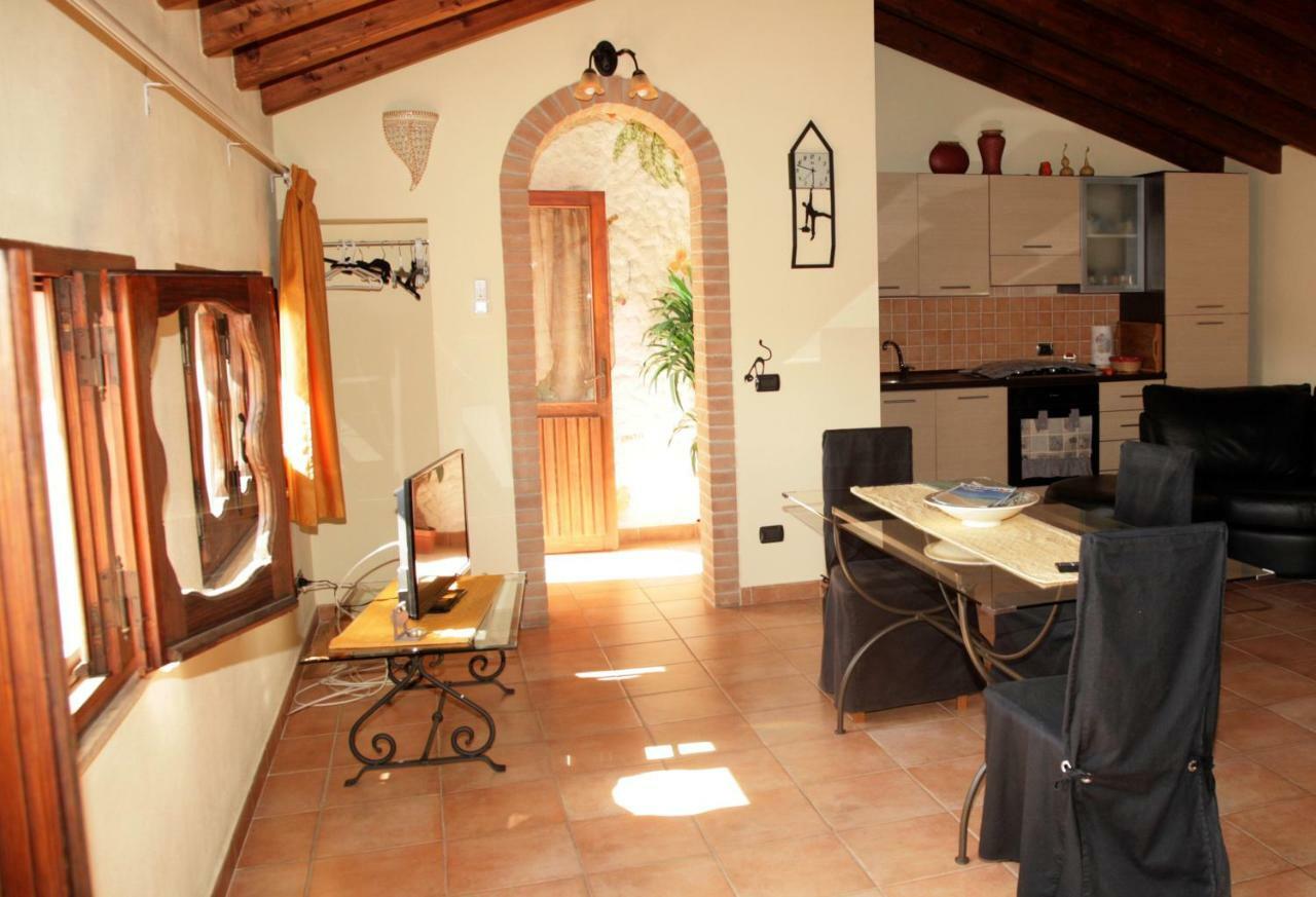 L'Isola Felice Apartment Монсерато Екстериор снимка