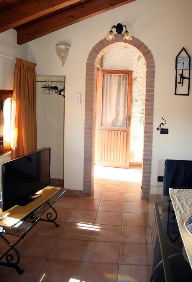 L'Isola Felice Apartment Монсерато Екстериор снимка