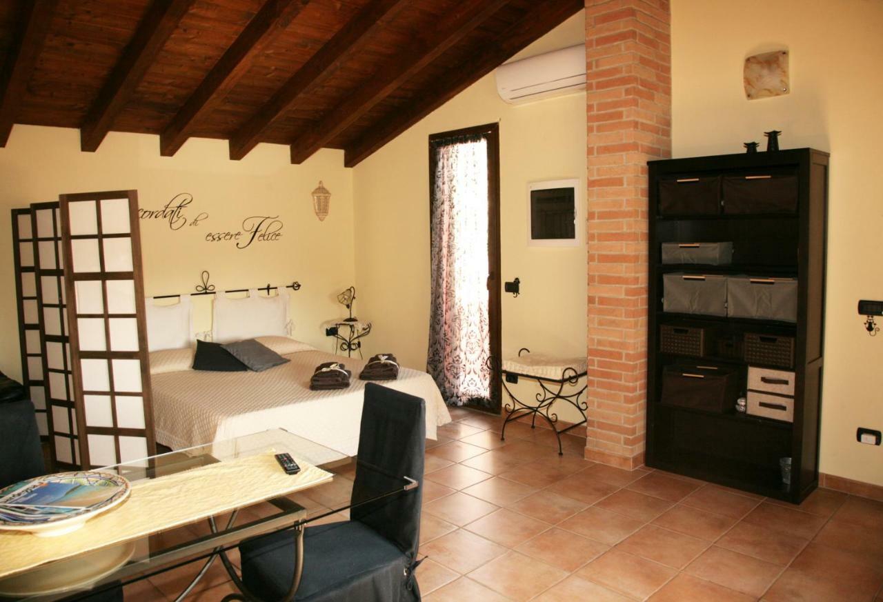 L'Isola Felice Apartment Монсерато Екстериор снимка