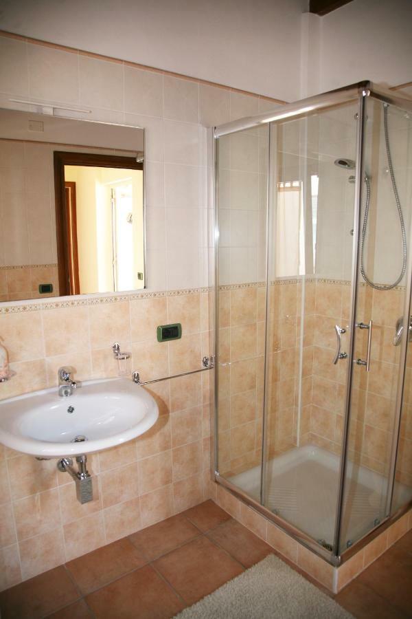 L'Isola Felice Apartment Монсерато Екстериор снимка