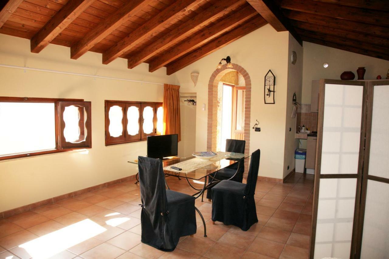 L'Isola Felice Apartment Монсерато Екстериор снимка