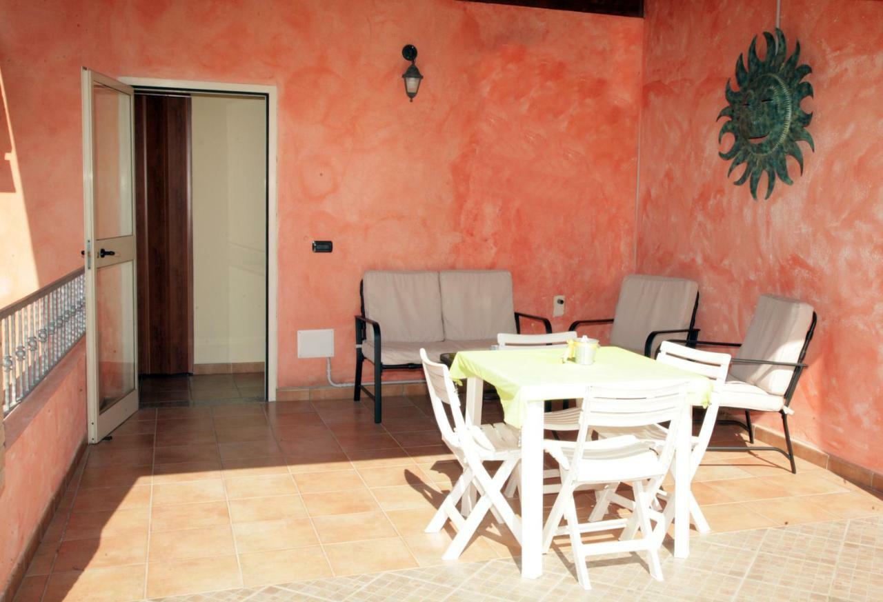 L'Isola Felice Apartment Монсерато Екстериор снимка