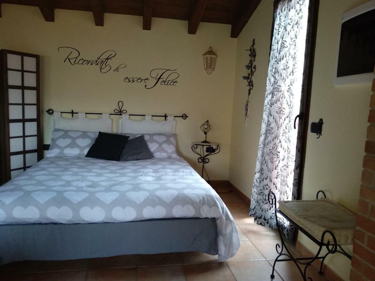 L'Isola Felice Apartment Монсерато Екстериор снимка