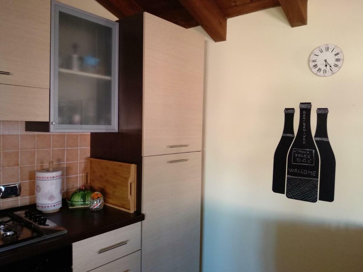 L'Isola Felice Apartment Монсерато Екстериор снимка